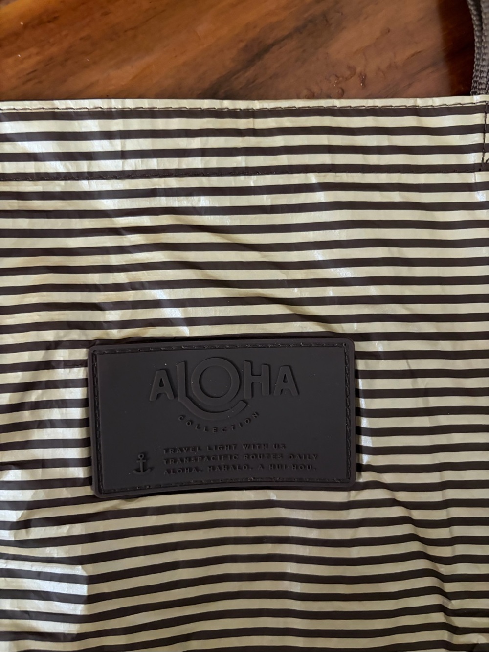 ALOHA COLLECTION Poolside Reversible Tote Luster/Coconut Tote NWT - Picture 2 of 5